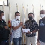 Hadiah pemenang panjat tebing Bupati Cup Pandeglang ditambah. Bupati Pandeglang Irna Narulita memberikan uang Rp 60 juta sebagai hadiah. Foto: Instagram @pandeglangkab.