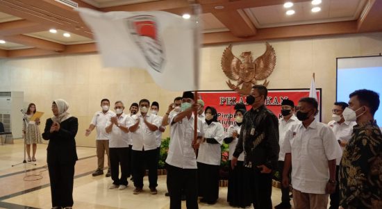 Dewan Pimpinan Daerah Keluarga Besar Alumni KPU DKI Jakarta menjalani proses pelantikan oleh DPP KBA KPU Bertempat di blok G lantai 1. Foto: KBA KPU.