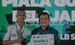 Dedi Supandi menghadiri acara "Awarding Day Piala Gubernur Pelajar Juara 2022" di Hotel Holiday Inn Pasteur, Kota Bandung, Jumat (30/9/2022). Foto: Disdik Jabar.